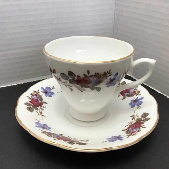VTG Royal Sutherland Staffordshire Fine Bone China Tea Cup and Sauce Set Roses - Picture 4 of 7